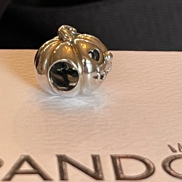 Brand new Authentic Pandora Pumpkin charm sterling silver - Picture 5 of 9